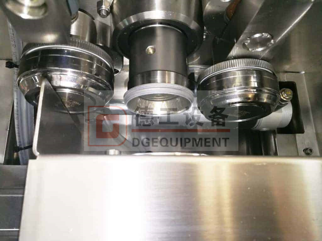 Gros plan de la bo&icirc;te automatique Seamer_ 副本