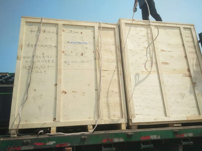 Transport avec caisse en bois